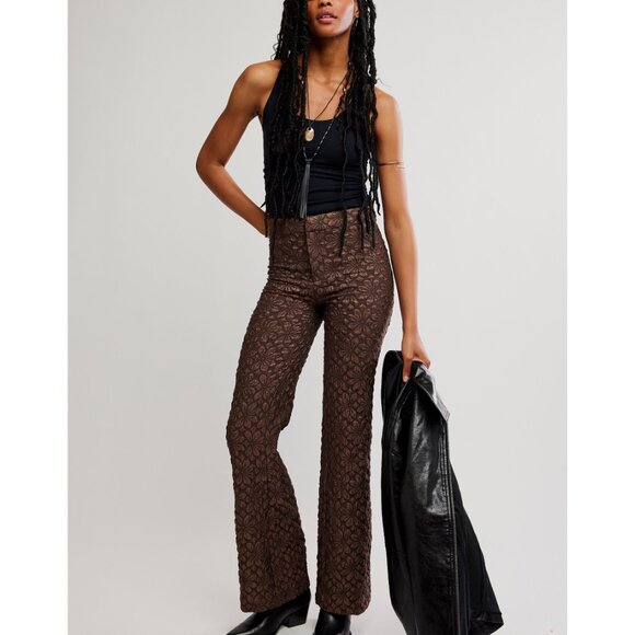 🆕 FREE PEOPLE Runaway Floral Flare Pants / French Chocolate - Picture 4 of 7